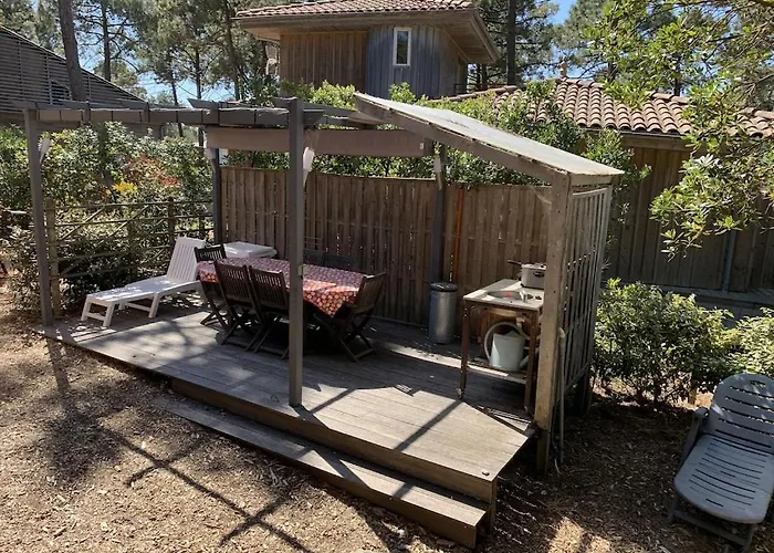 Дом отдыха Maison Bois Dans La Foret De Carcans-plage Каркан